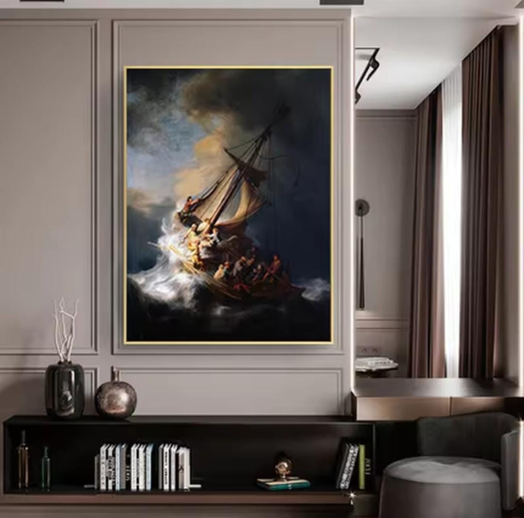 La tempesta sul Mare di Galilea Rembrandt: quadro tempesta Barocco con una barca in balia delle onde e marinai in difficoltà. Stampa su tela arte olandese con chiaroscuro intenso.
