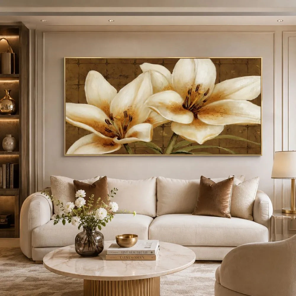 Quadro su tela Sinfonia di Petali con fiori bianchi e dettagli oro, ideale per soggiorno moderno elegante