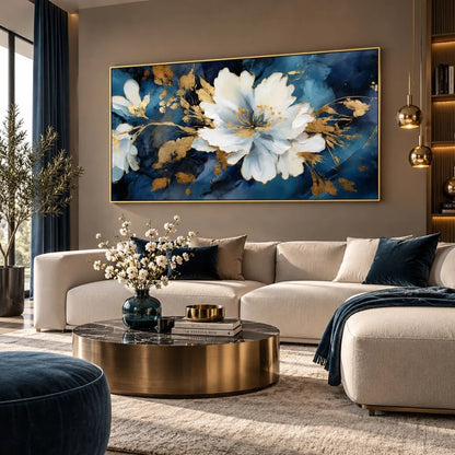 Aurea Floreale: quadro su tela con cornice oro floreale peonia oro con petali dettagliati e sfumature dorate su sfondo neutro. Uno dei nostri quadri su tela botanici più raffinati.