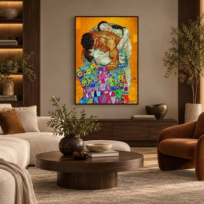 La Famiglia di Gustav Klimt quadro su tela con  cornice nera di figure abbracciate e motivi decorativi colorati, quadro d’arte per soggiorno elegante