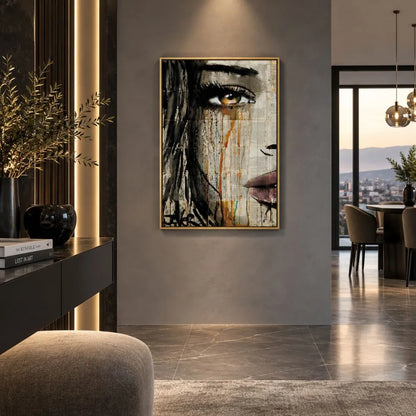 Lacrime sul Viso quadro moderno su tela con volto femminile, occhio e colature astratte su sfondo collage con cornice oro per soggiorno moderno