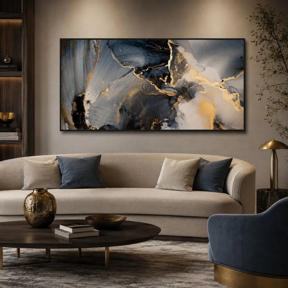 Quadro su tela Marmo Astratto Blu con effetto marmo astratto nei toni del blu, nero, bianco e oro in ambiente moderno elegante