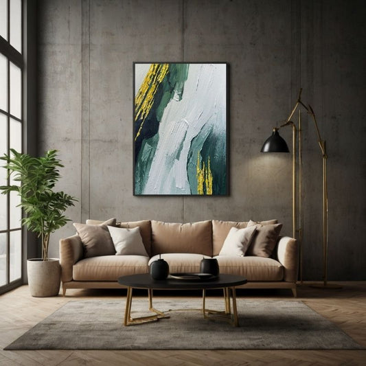 Quadro “Cromatismi Iridescenti” appeso in soggiorno moderno: arte astratta su parete chiara con tonalità iridescenti.