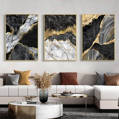 Trittico "Risonanze Marmoree": effetto marmo nero, oro e grigio su tela.