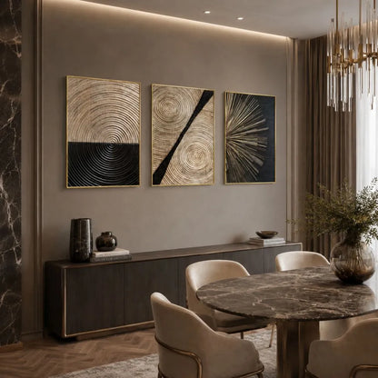 Set "Trittico Minimalista" appeso in soggiorno: trittico di quadri su tela con design astratto elegante