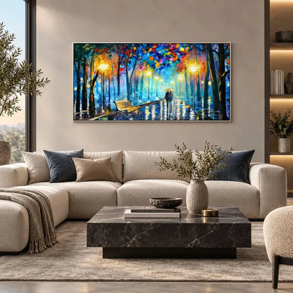 Romanticismo di Sera: quadro su tela con cornice argento di una coppia passeggiata moderna in un paesaggio serale e alberato. Stampa su tela romantica paesaggio serale ideale per la camera da letto.