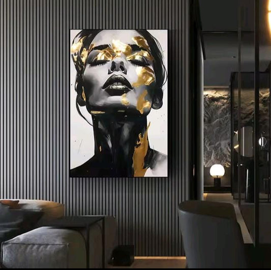 Quadro moderno con sfumature dorate e volto femminile, design elegante e raffinato, ideale per ambienti contemporanei.