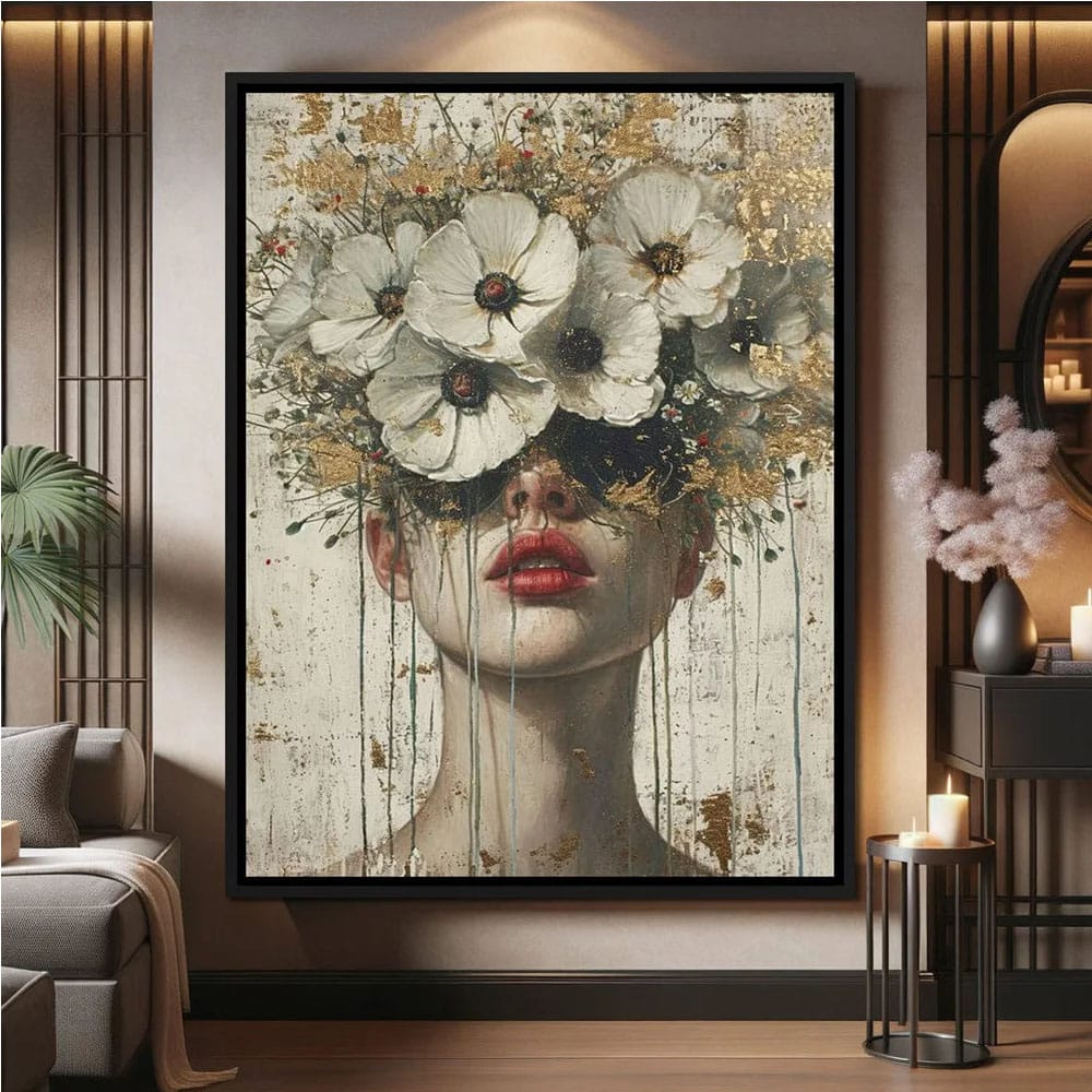 Ritratto di donna con cappello elegante, occhi coperti da una corona di fiori colorati, atmosfera poetica e delicata.