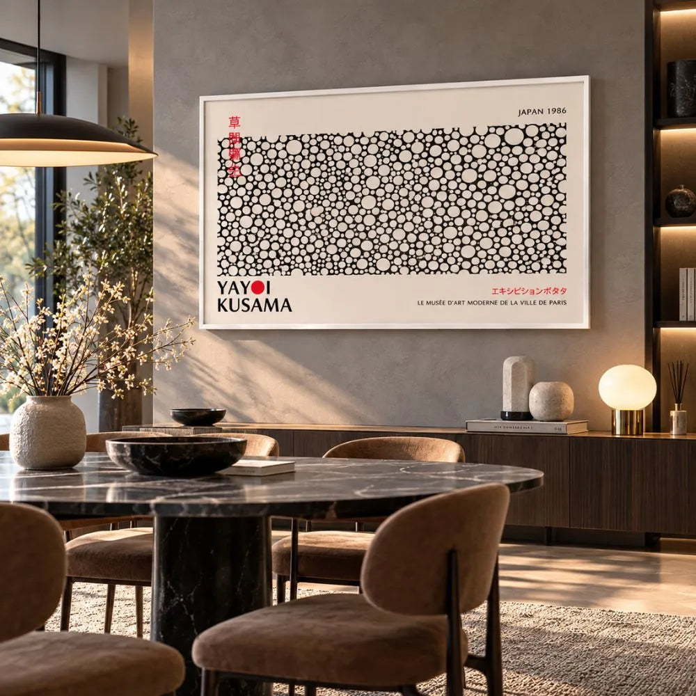 yayoi kusama ossessione monocromatica quadro su tela moderni con cornice bianca;  bianco nero soggiorno design minimal