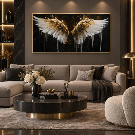 Ali del Destino quadro moderno su tela con grandi ali d’angelo bianche e dorate su sfondo nero, ideale per soggiorno moderno ed elegante