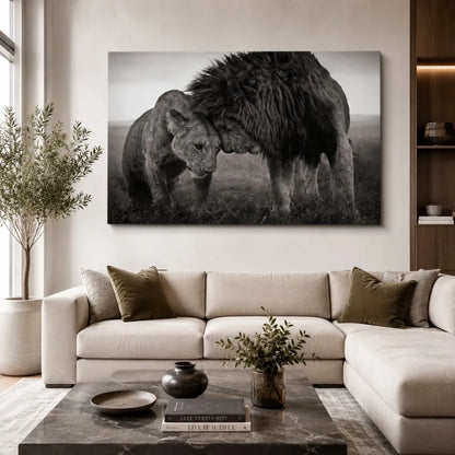 Quadro su tela Leone e Leonessa in bianco e nero in ambiente moderno elegante