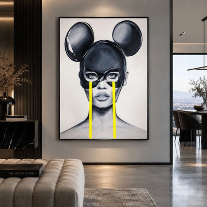 Minnie Woman Pop Art quadro moderno su tela con ritratto femminile in bianco e nero e dettagli giallo neon con cornice nera per soggiorno moderno