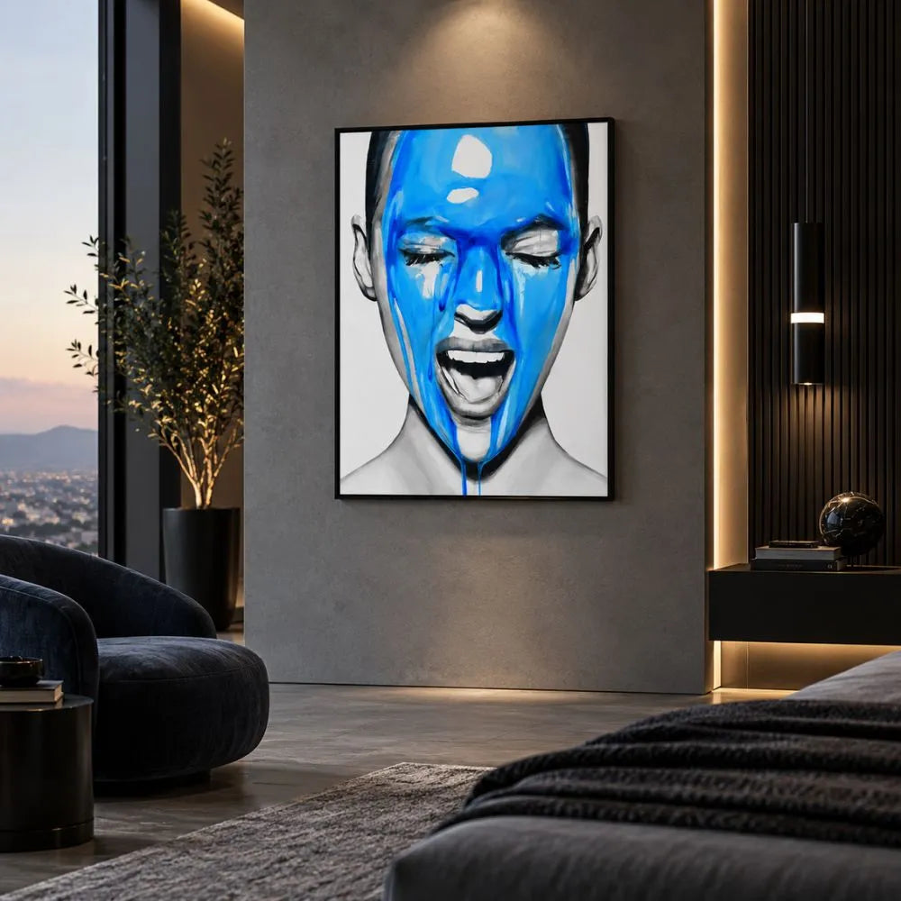 Passione in Blu quadro moderno su tela con cornice nera minimal di un volto femminile in bianco e nero e intense colature blu, ideale per soggiorno moderni