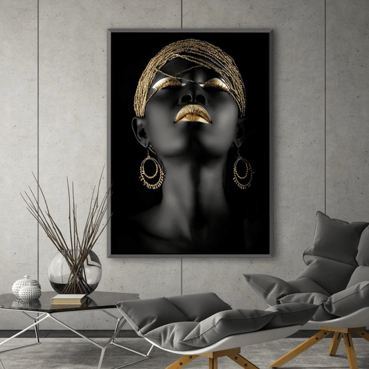 Quadro Purezza Gold, dipinto con dettagli dorati, che incarna eleganza e lusso, ideale per decorare spazi raffinati e moderni.