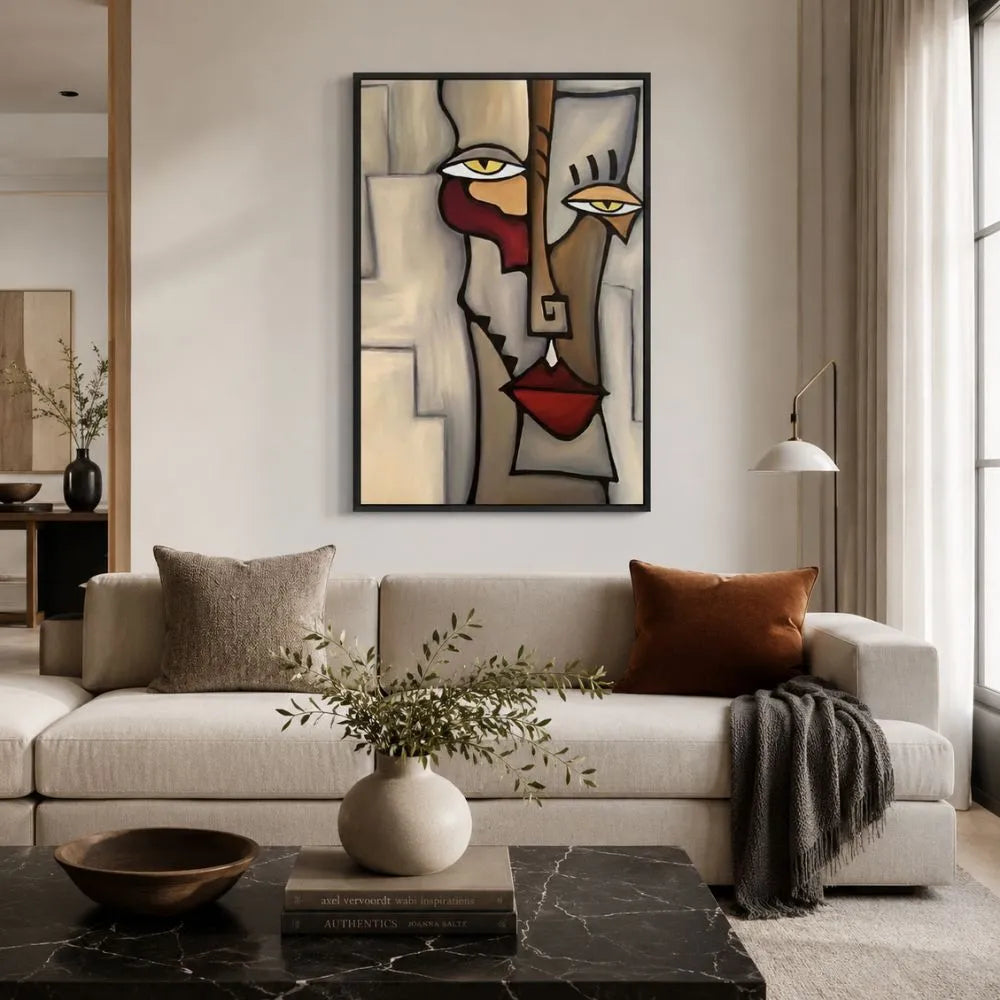 Quadro su tela Volto Astratto di P. Picasso con ritratto cubista, colori neutri e cornice nera minimal in soggiorno moderno