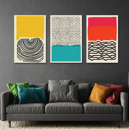 Set di 3 quadri  "Geometrie Multicolore Minimal" appeso in soggiorno moderno: trittico su tela con forme astratte multicolore.